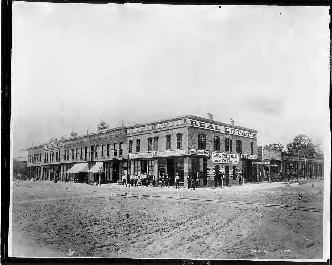 Tibbetts_Corner_on_southwest_corner_of_Franklin_300_block_and_Lafayette_200_block_Streets_Tampa_Fla.jpg