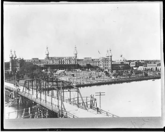 Lafayette_Street_Bridge_and_Tampa_Bay_Hotel_Tampa_Fla.jpg