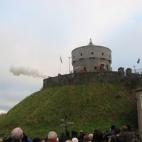 Cannon_fire_at_Millmount,_Drogheda_-_geograph.org.uk_-_1079077.jpg