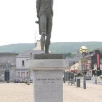Statue_of_Wolfe_Tone,_The_Square,_Bantry,_West_Cork,_Ireland_-_geograph.org.uk_-_25198.jpg